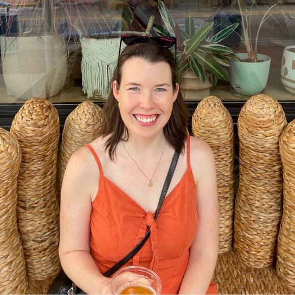 Meet your Posher, Caroline - Picture 1 of 1